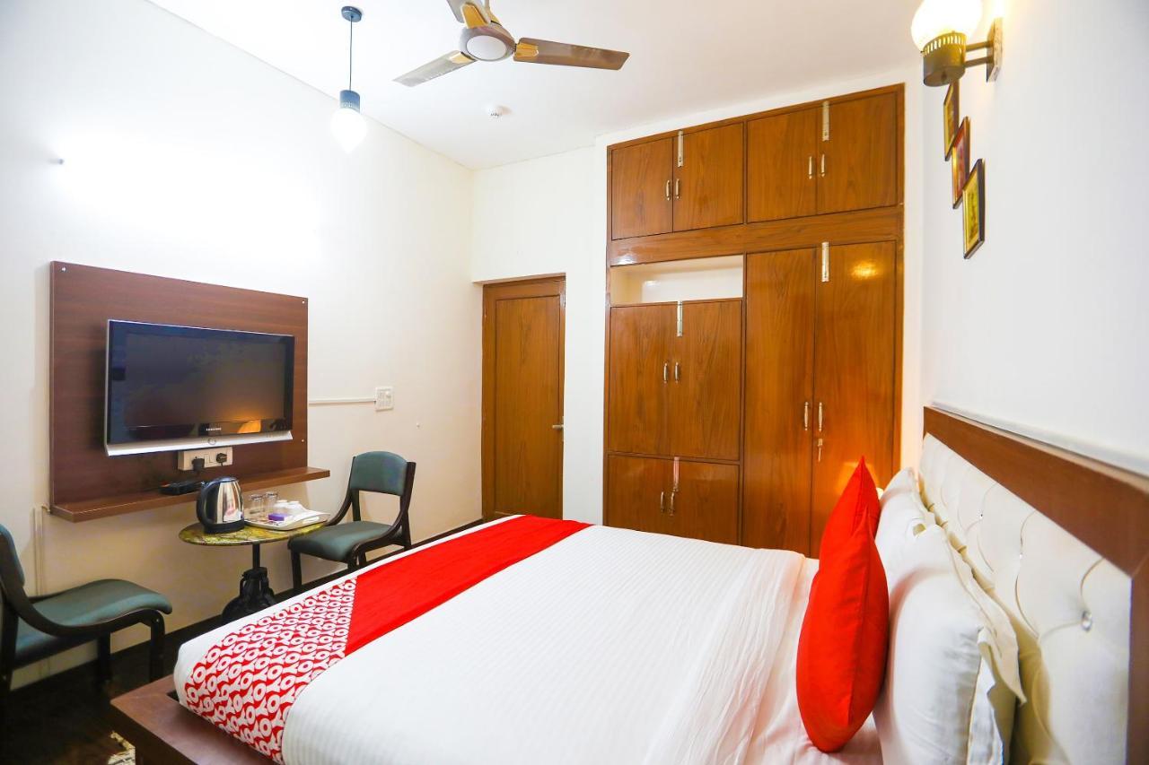 Oyo 62702 Golden Home Stay Új-Delhi Kültér fotó
