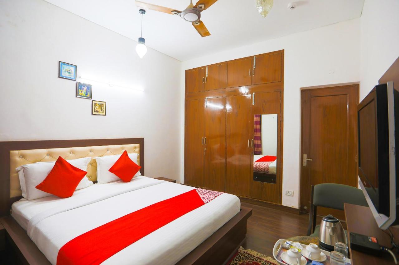 Oyo 62702 Golden Home Stay Új-Delhi Kültér fotó